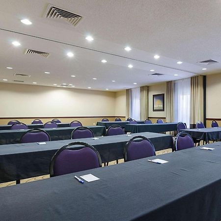 Comfort Inn & Suites Хатчінсон Екстер'єр фото