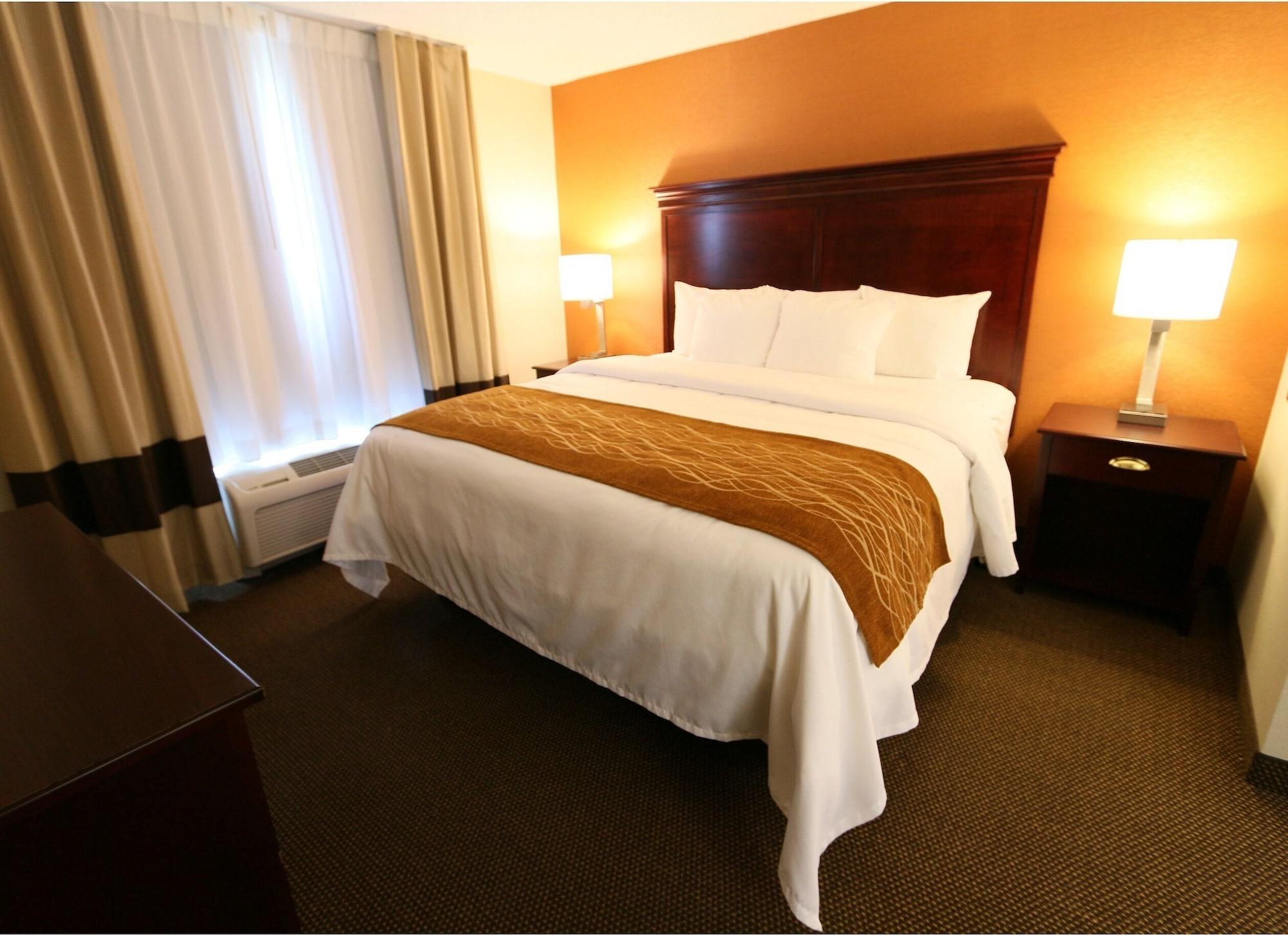Comfort Inn & Suites Хатчінсон Екстер'єр фото