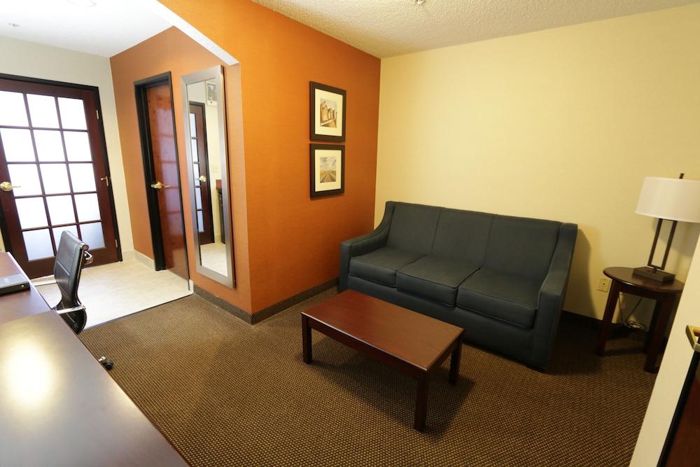 Comfort Inn & Suites Хатчінсон Екстер'єр фото