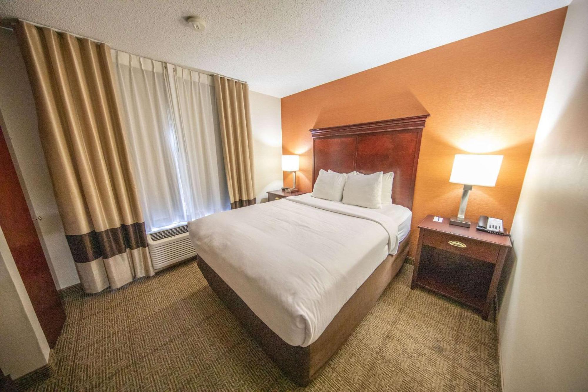 Comfort Inn & Suites Хатчінсон Екстер'єр фото