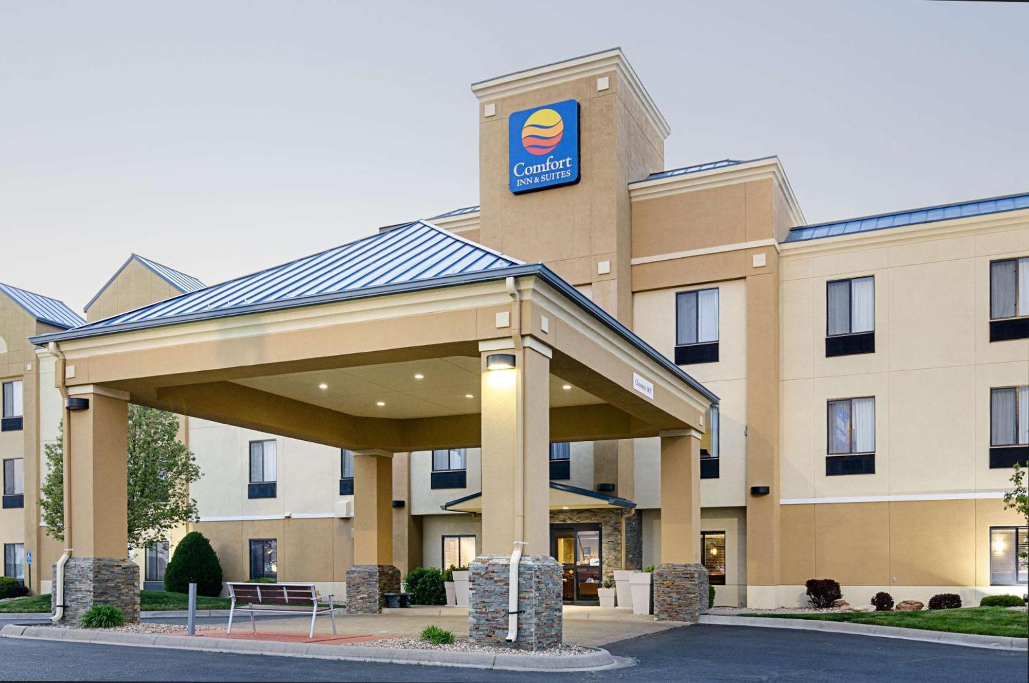 Comfort Inn & Suites Хатчінсон Екстер'єр фото
