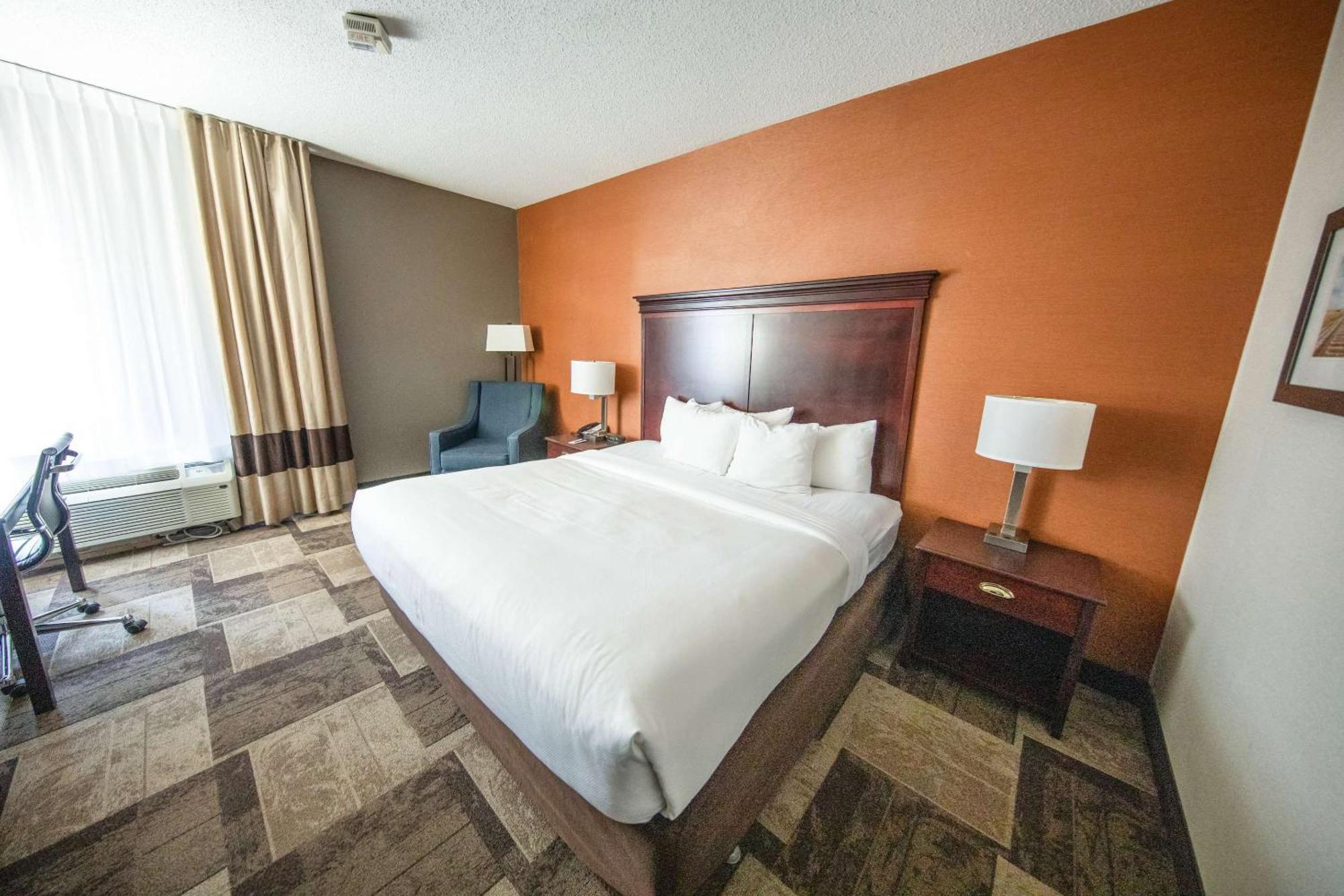 Comfort Inn & Suites Хатчінсон Екстер'єр фото